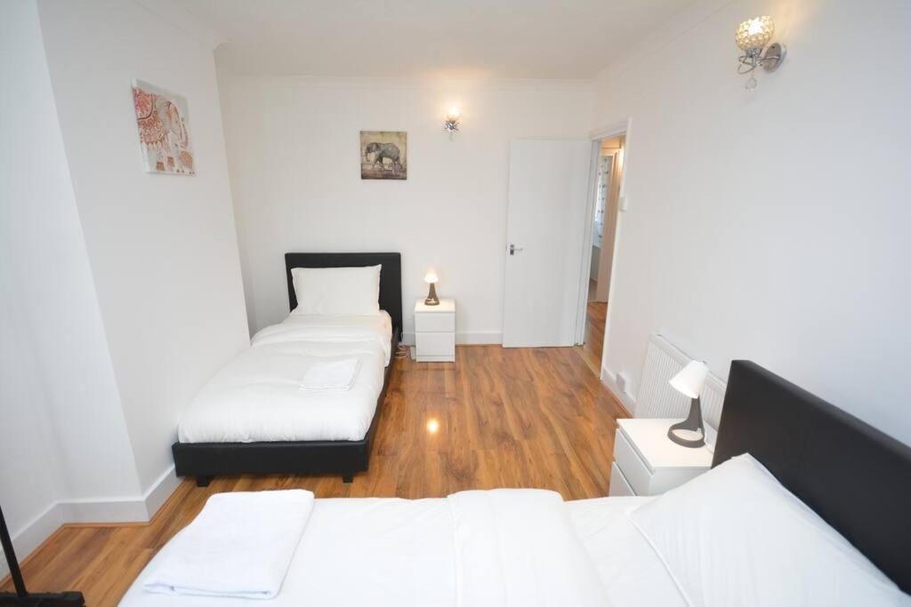 4 Bedroom House In East Londýn Exteriér fotografie